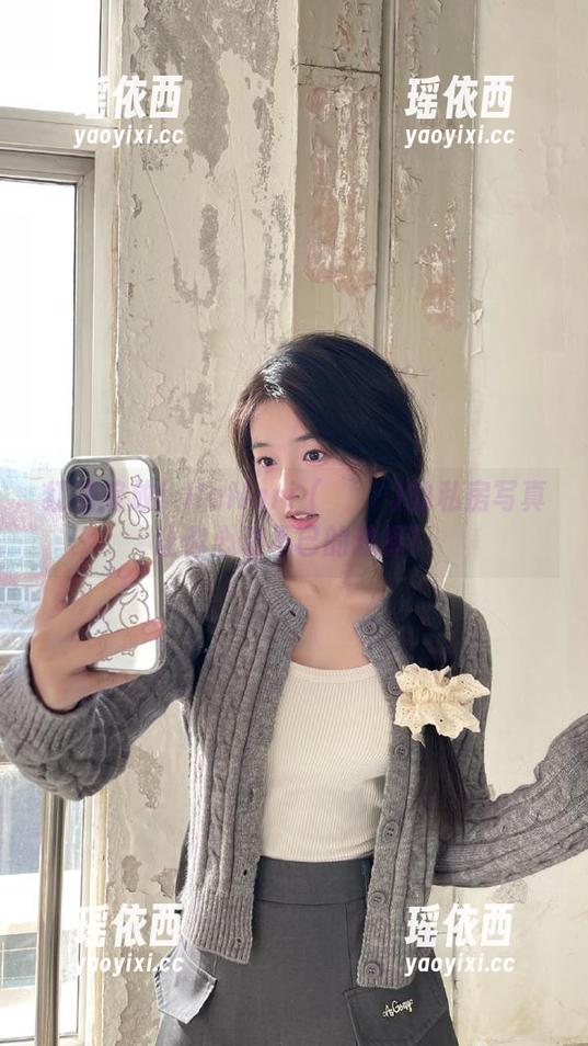 红裙绽放！HaNari (하나리)的私房写真让你心动不已的选择！